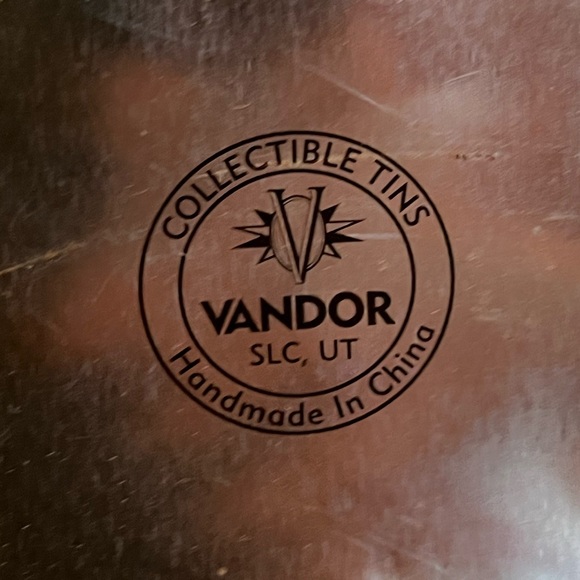 The Osborne family collectible tin - Picture 11 of 11